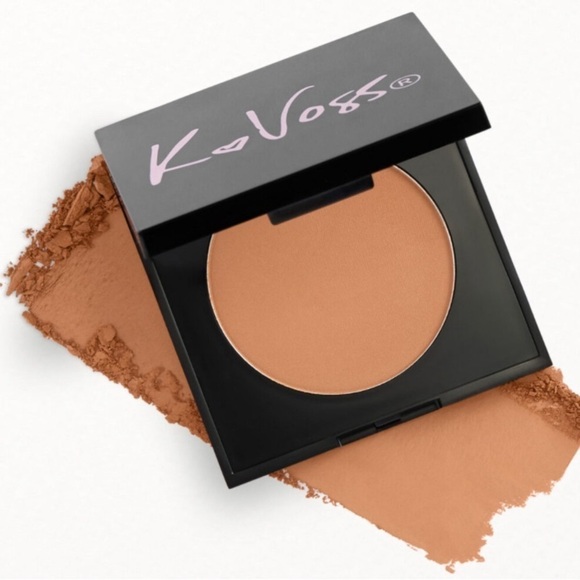 Powder Bronzer in Chelsea by K Voss - Picture 3 of 5